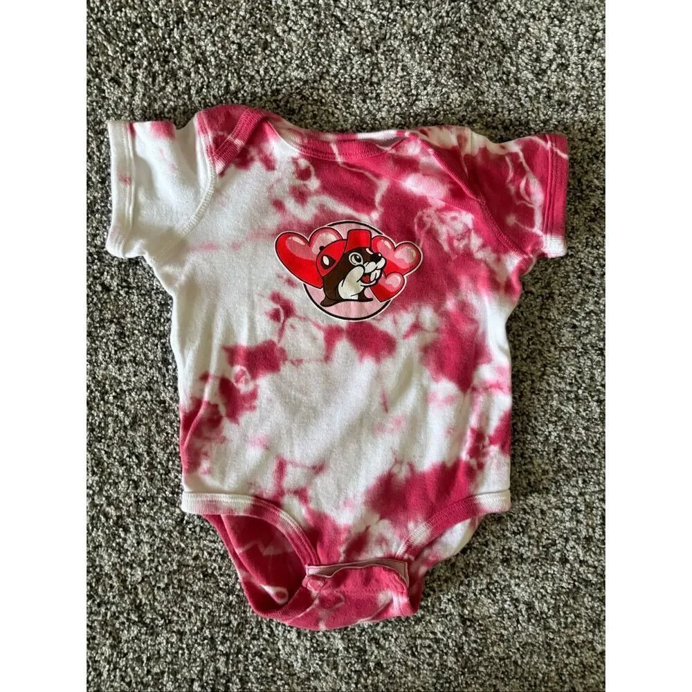 ❤️Buc-ee’s Baby Valentine Onesie Sz12M